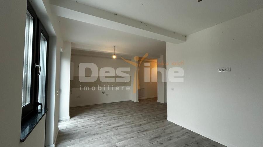 Apartament cu 3 camere decomandat în Rediu