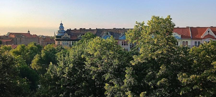Apartament cu 3 camere semidecomandat în Central