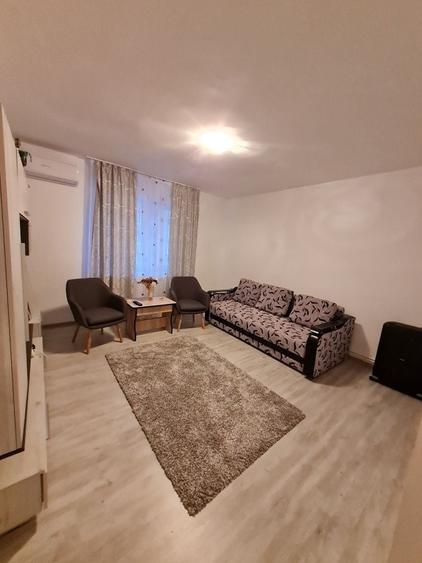 Garsonieră decomandată în Central