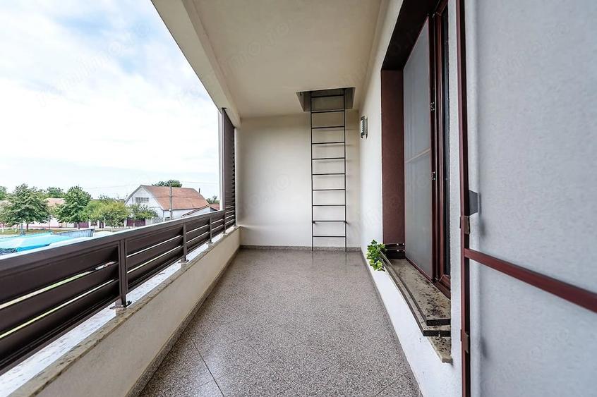 Casă cu Teren 994 Mp în Bodrogu Nou