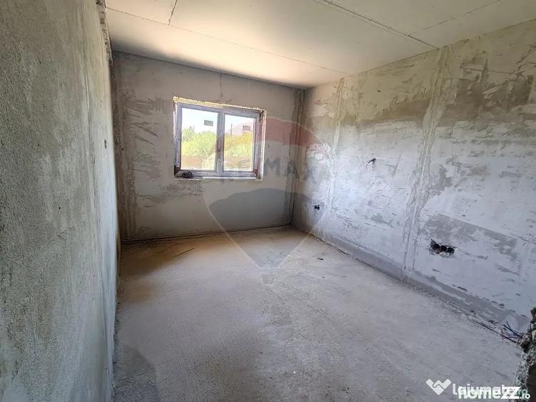 Casă cu 4 camere cu Teren 500 Mp în Tăuții de Sus