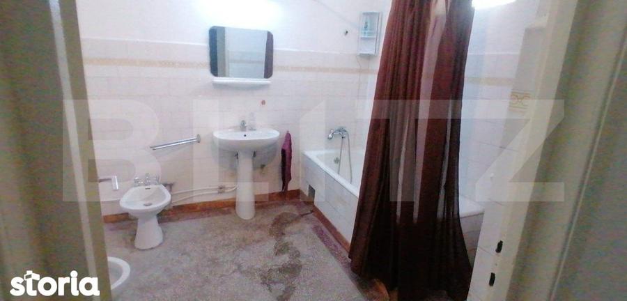 Casă cu 5 camere cu Teren 369 Mp în Central