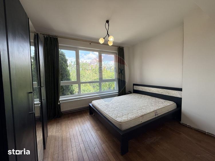 Casă cu 5 camere cu Teren 150 Mp în Florești