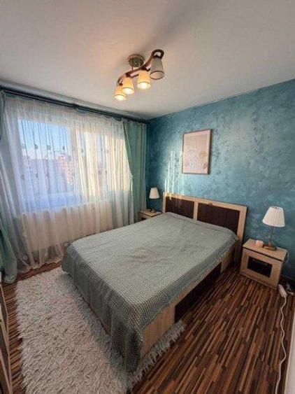 Apartament cu 2 camere semidecomandat, mobilat în Tei