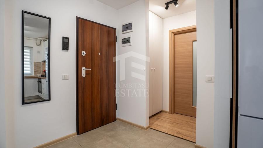 Apartament cu 2 camere semidecomandat, mobilat în Tractorul