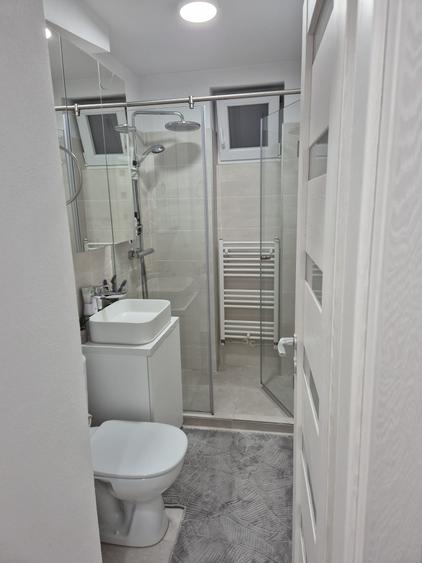 Inchiriez apartament 2 camere - 7
