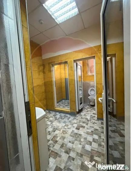Apartament cu 4 camere decomandat în Orașul de Jos