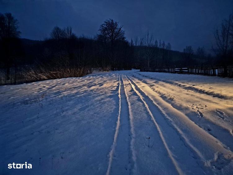 Teren 5000 mp extravilan, pretabil cabana weekend - 1
