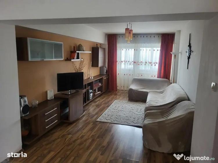 Apartament cu 3 camere decomandat în Central