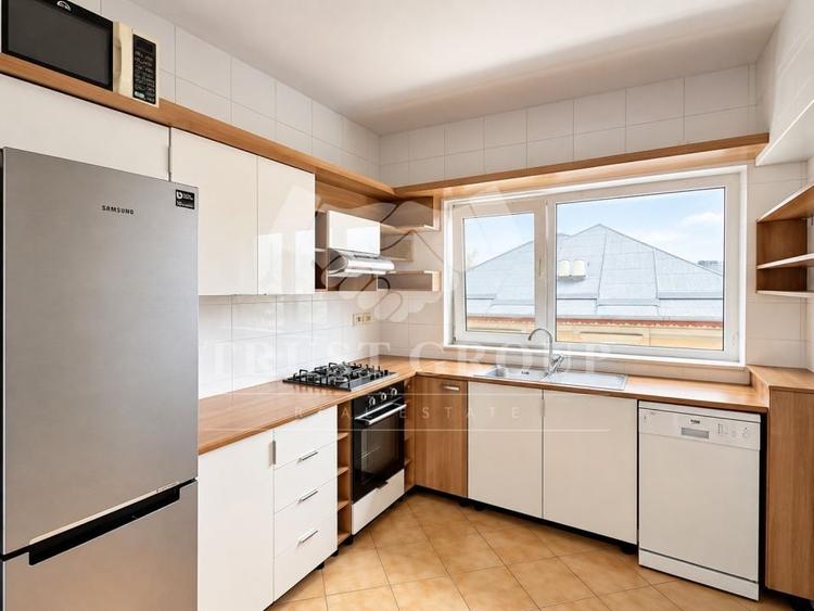 Apartament cu 3 camere semidecomandat, mobilat în Kiseleff