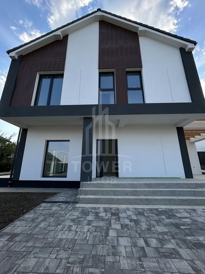 Casă individuală cu 5 camere cu Canalizare în Sud