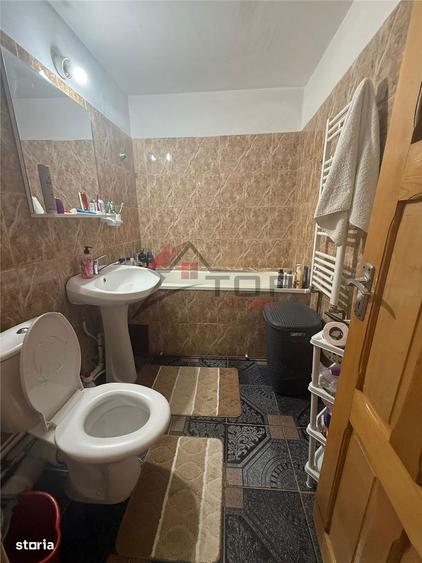 Apartament cu 3 camere decomandat în Aleea Tudor Neculai