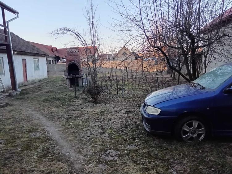 Casă cu 4 camere în Mândra