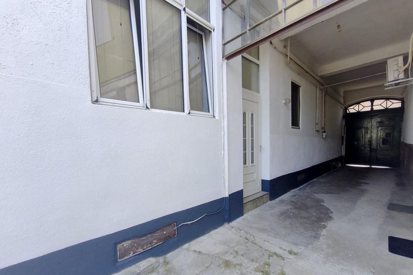 Apartament cu 4 camere, mobilat în Central