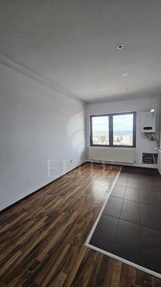 Apartament cu 4 camere semidecomandat în Zorilor
