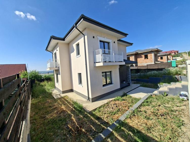 Casă cu 4 camere în Miroslava