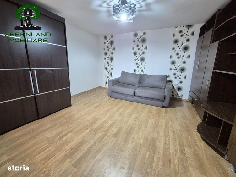 Casă cu 4 camere în Podul de Fier