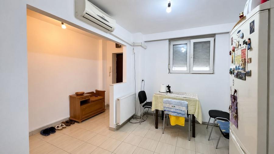 Apartament cu 3 camere decomandat în Complex Studențesc