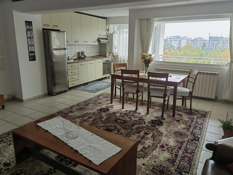 Apartament cu 3 camere decomandat în Unirii