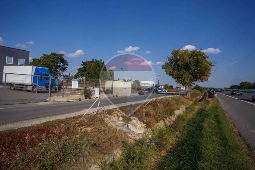 Spațiu industrial, de 950 mp, în Glina