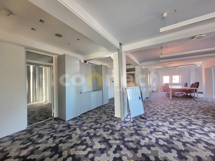 Birou, de 140 mp, în Central