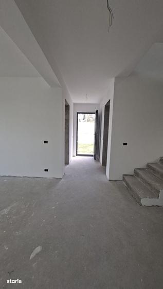 Casă cu 4 camere în Central