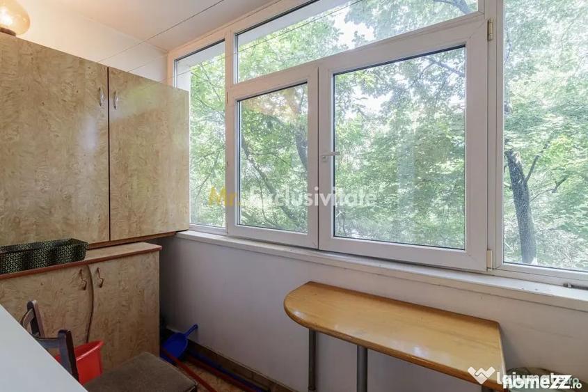 Apartament cu 3 camere decomandat în Valea Oltului