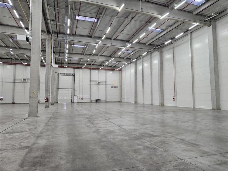 Spațiu industrial, de 3,200 mp, în Est