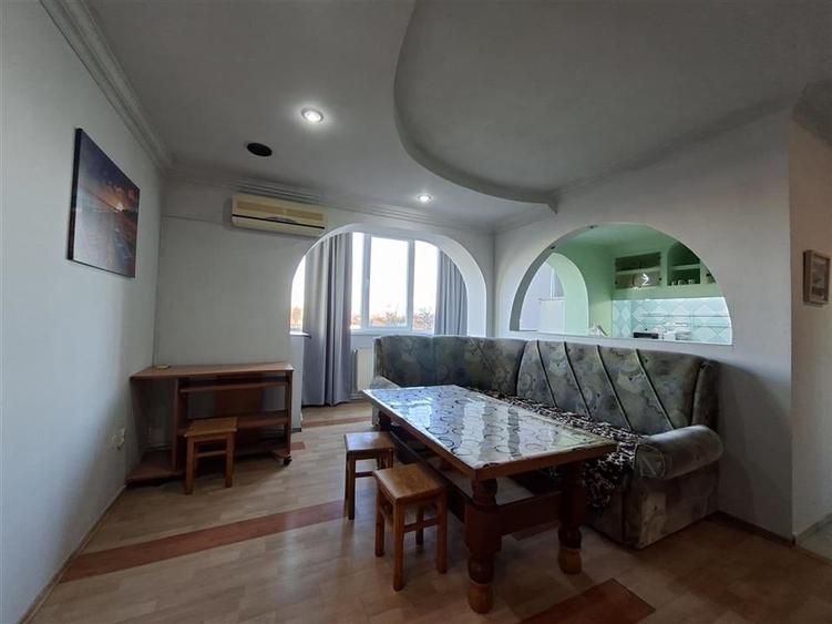 Apartament cu 3 camere decomandat, mobilat în Terezian