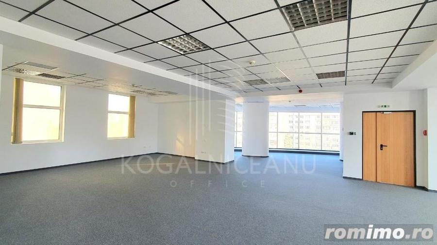 Spațiu comercial, de 386.4 mp, în Centrul Civic