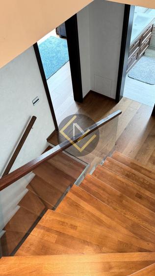 Duplex cu 4 camere cu Canalizare în Pipera