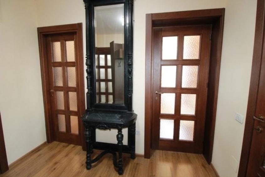 Apartament cu 2 camere semidecomandat, mobilat în Romană