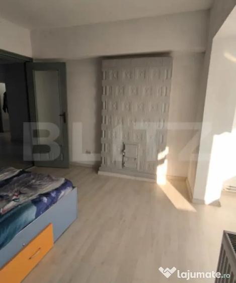 Apartament cu 4 camere decomandat în Burdujeni