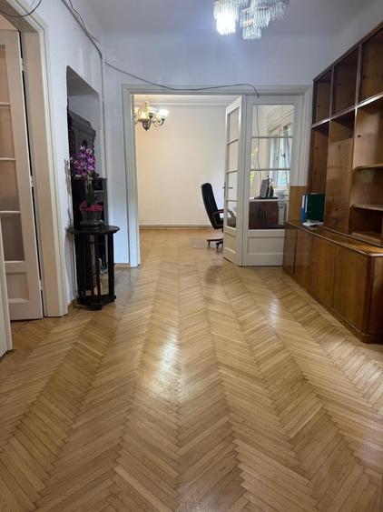 Apartament cu 5 camere în Dorobanți