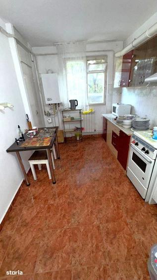 Apartament cu 3 camere decomandat în Sud