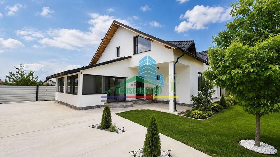 Casă cu 4 camere cu Teren 790 Mp în Central