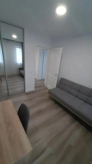 Apartament cu 3 camere decomandat în Borhanci