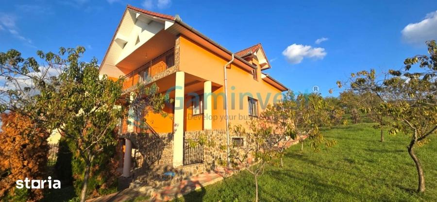 Casă cu 5 camere cu Teren 2690 Mp în Central