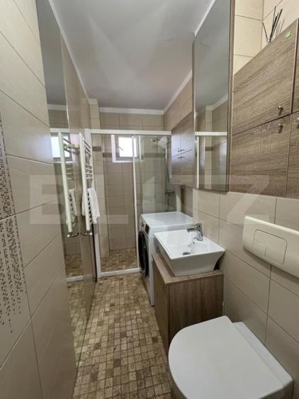 Apartament cu 3 camere semidecomandat, mobilat în Olimpia-Stadion