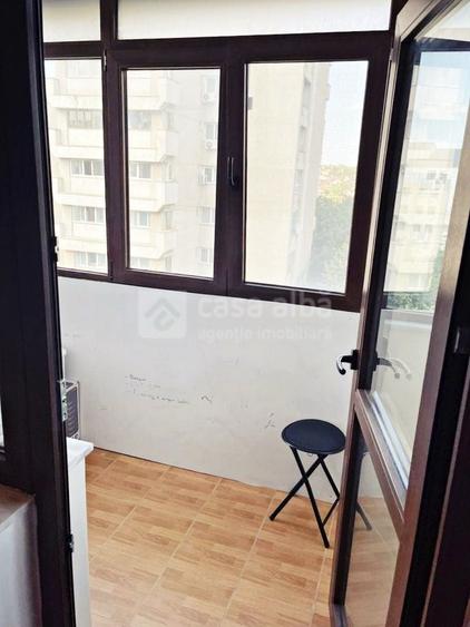 Apartament cu 3 camere decomandat, mobilat în Central
