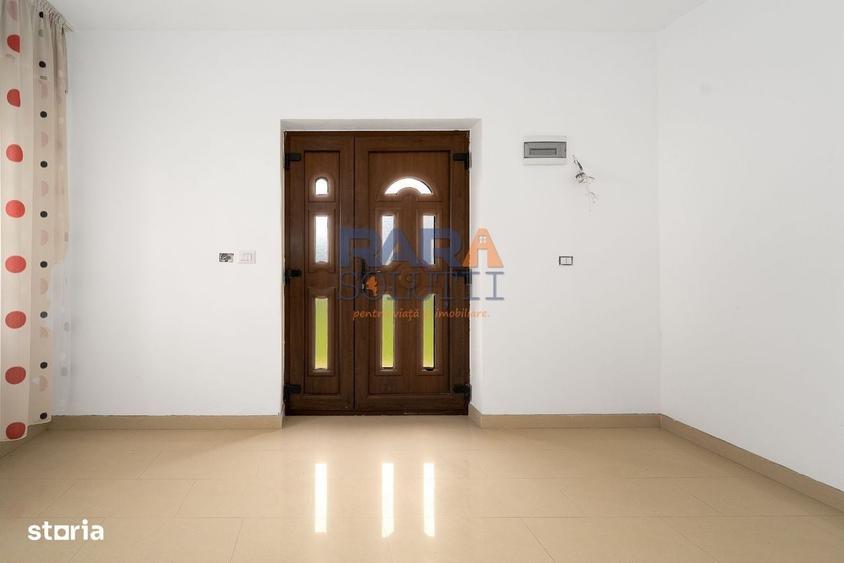 Casă cu 4 camere în Central