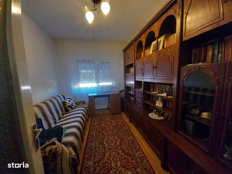 Apartament cu 3 camere decomandat în Traian