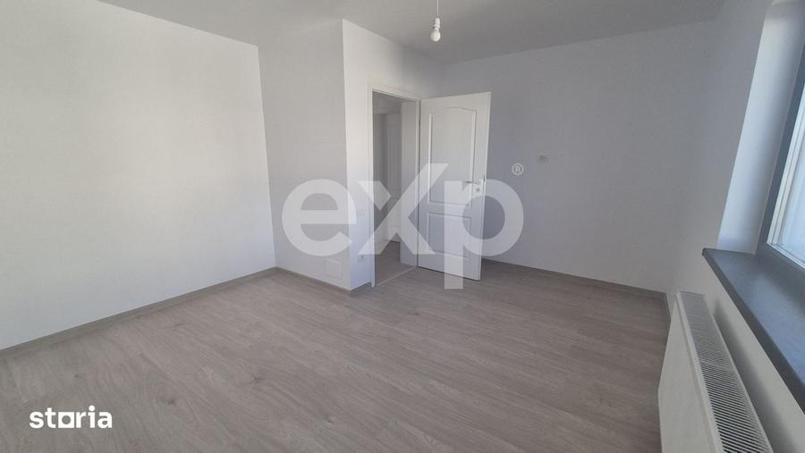 Casă cu 5 camere cu Teren 563 Mp în Albota