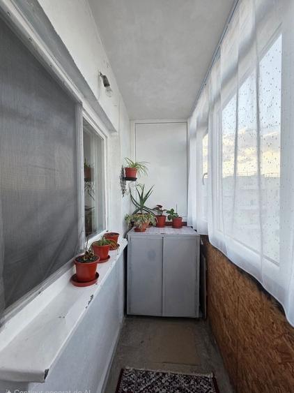 Apartament cu 3 camere decomandat în Titan