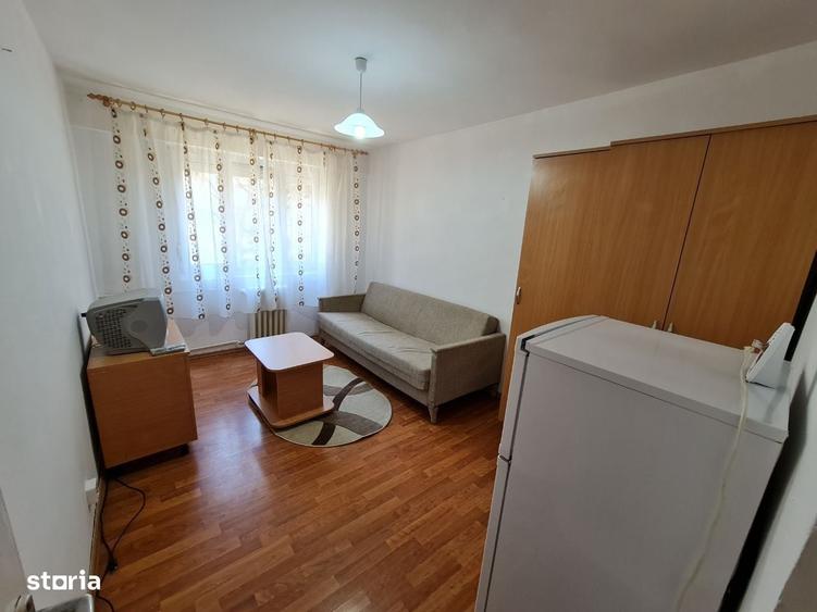 Inchiriez Garsoniera Zona Intim Podgoria Spitalul Judetean,Etaj 2. - 4