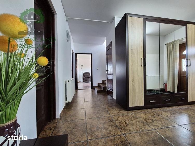 Casă cu 6 camere cu Teren 1100 Mp în Bucium