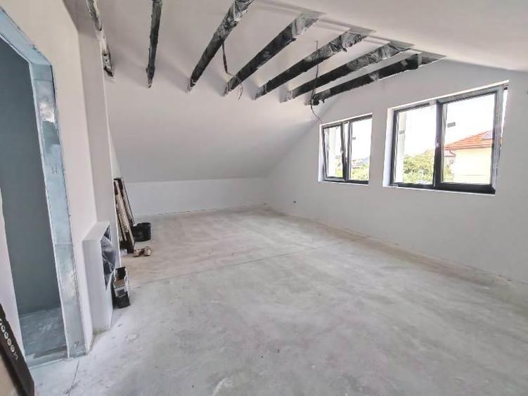 Casă cu 4 camere cu Teren 300 Mp în Prelungirea Ghencea