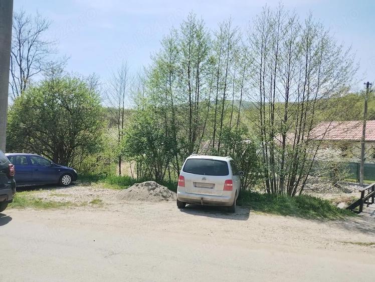 Teren de 1400 mp, în Gârbova