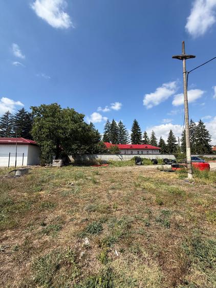 Teren de 4000 mp, în Bârsești