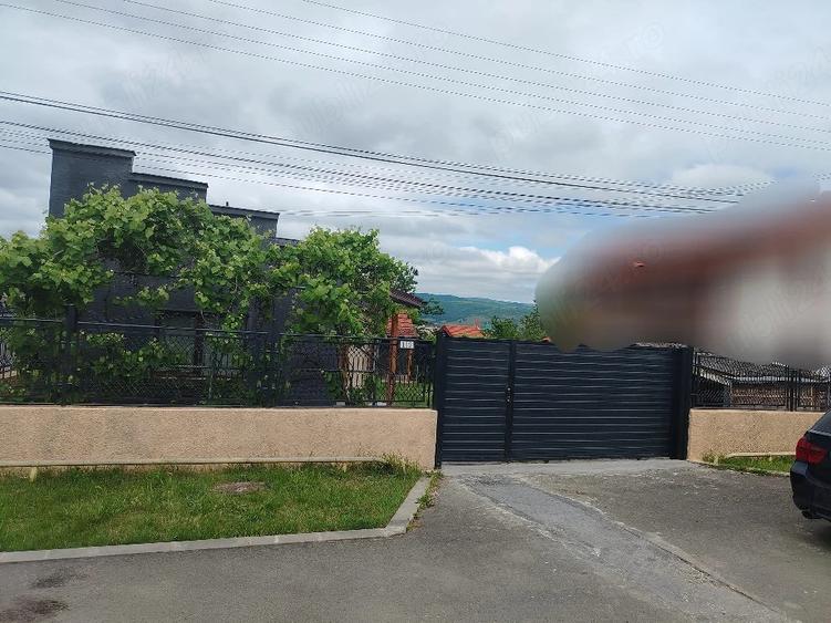 Casă cu 3 camere cu Teren 940 Mp în Central